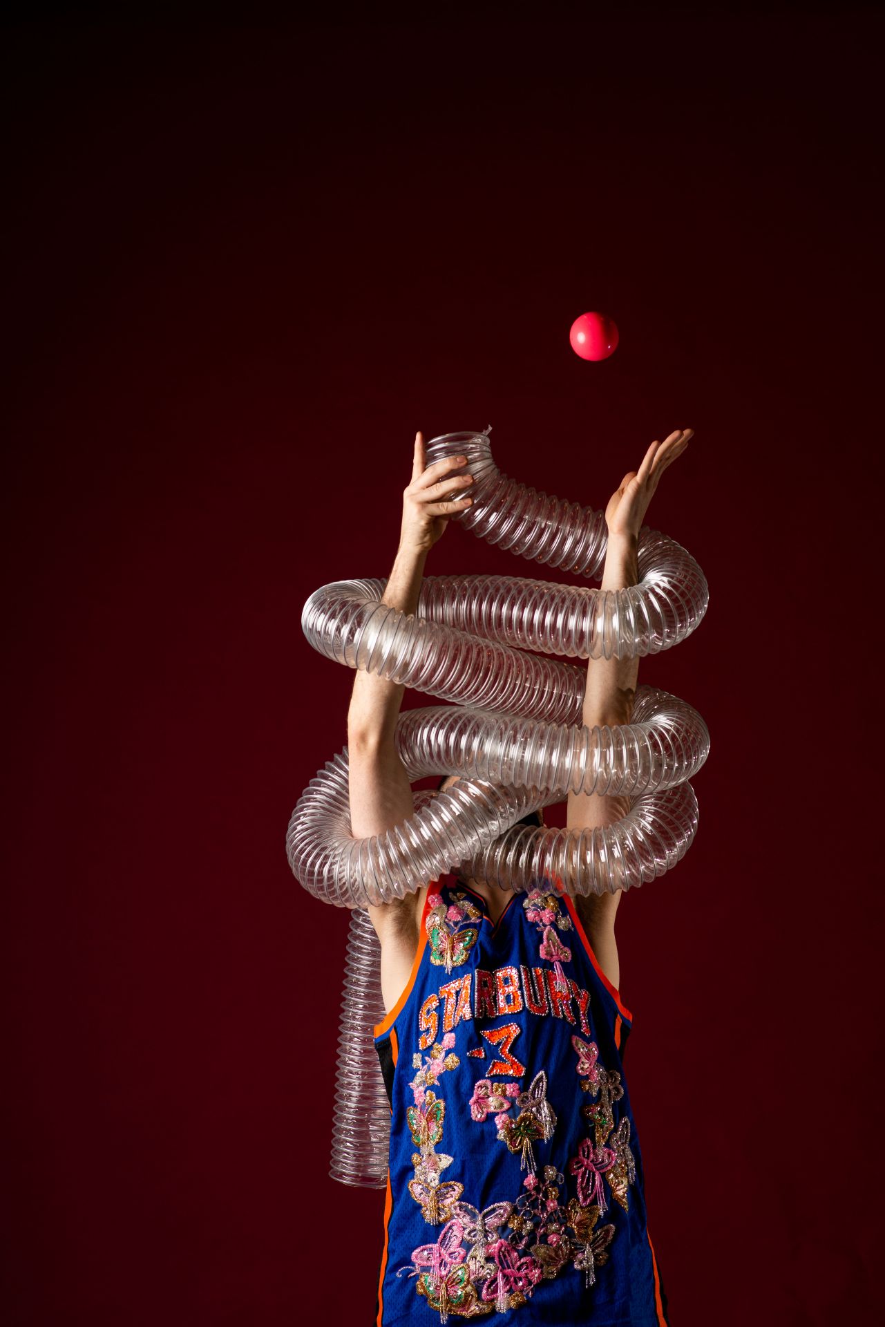 Rīgas cirks piedāvā: žonglēšanas izrāde 
